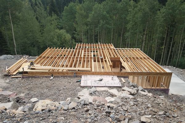 Ouray-Mountain-Home-Colorado-Construction-Canadian-Timberframes-Panels