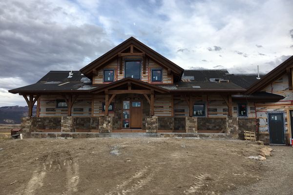Montrose-Ranch-Colorado-Canadian-Timberframes-Construction-Frent-Exterior