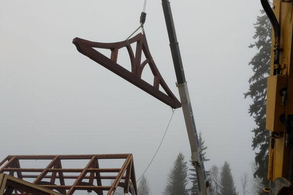 Blaeberry-Timber-Home-Construction-British-Columbia-Trusses