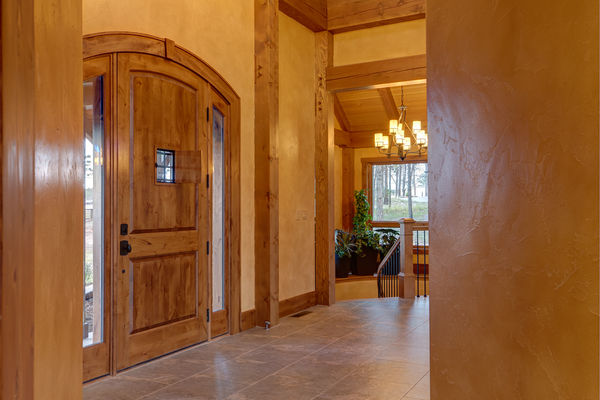 Colorado-Springs-Timber-Home-Canadian-Timberframes-Foyer