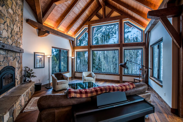 Ouray-Mountain-Home-Colorado--Canadian-Timberframes-Great-Room-Fireplace