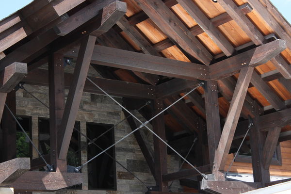 Lake-of-Bays-Haven-Ontario-Canadian-Timberframes-Construction-Entry-Truss