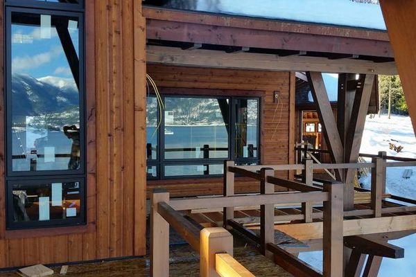 Sandpoint-Idaho-Canadian-Timberframes-Construction-Deck