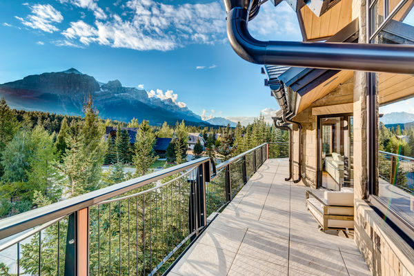 Bow-Valley-Home-Alberta-Canadian-Timberframes-mountain-view