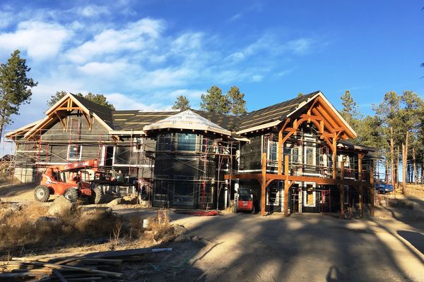 Colorado-Springs-Timber-Home-Construction-Rear-Deck