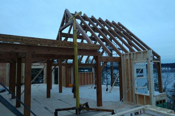 New-Hampshire-Cottage-Canadian-Timberframes-Construction-Raising