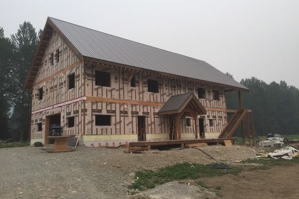 Pemberton-Timber-Frame-Barn-Canadian-Timberframes-Construction-Outer-Shell
