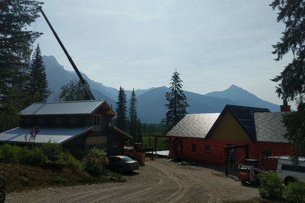 Blaeberry-Timber-Home-Construction-British-Columbia-Exterior
