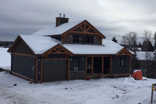 Loon-Lake-Cottage-Ontario-Canadian-Timberframes-Completed-Front-Exterior
