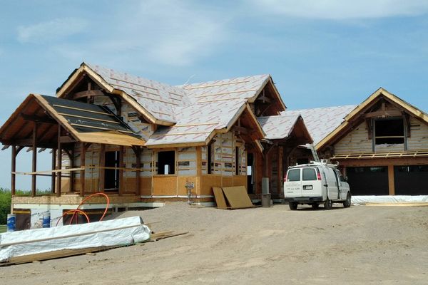 Butternut-Lodge-Clarksburg-Construction-Canadian-Timberframes-Ontario-Front-Exterior