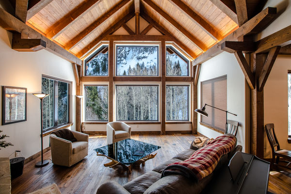 Ouray-Mountain-Home-Colorado--Canadian-Timberframes-Great-Room