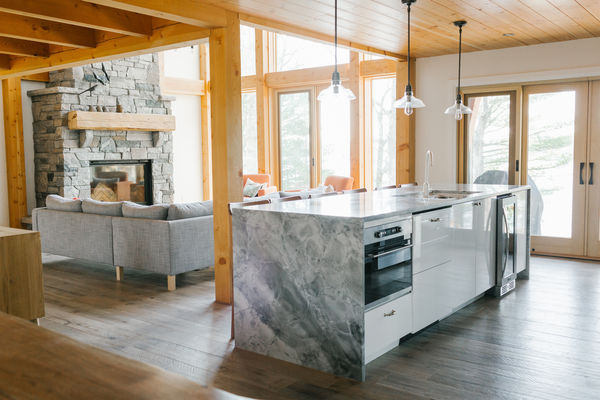 Split-Rock-Place-Sparrow-Lake-Ontario-Canadian-Timberframes-Great-Room-Kitchen