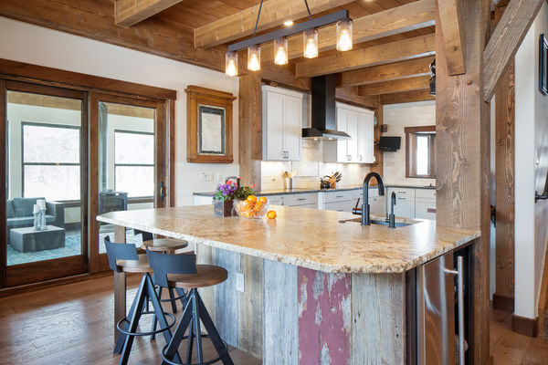 Steamboat-Springs-Colorado-Canadian-Timberframes-Kitchen-Island