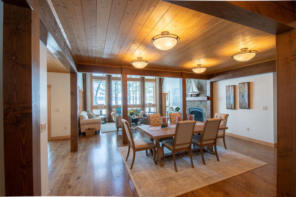 Meredith-Bay-New-Hampshire-Canadian-Timberframes-Dining-Room