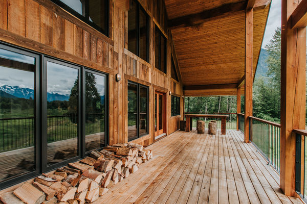 Pemberton-Timber-Frame-Barn-Canadian-Timberframes-Covered-Deck
