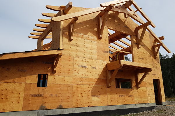 Gold-Creek-Ranch-British-Columbia-Canadian-Timberframes-Construction-Interior-Trusses