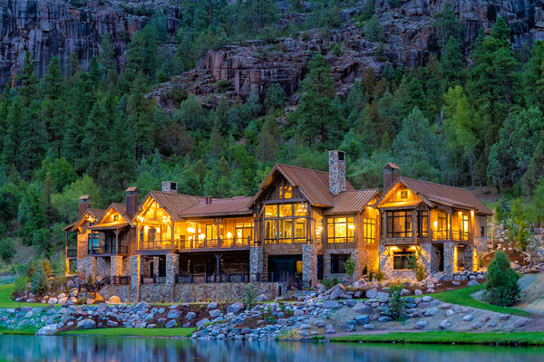 Durango-Timber-Home-Colorado-Canadian-Timberframes-Completed-Exterior
