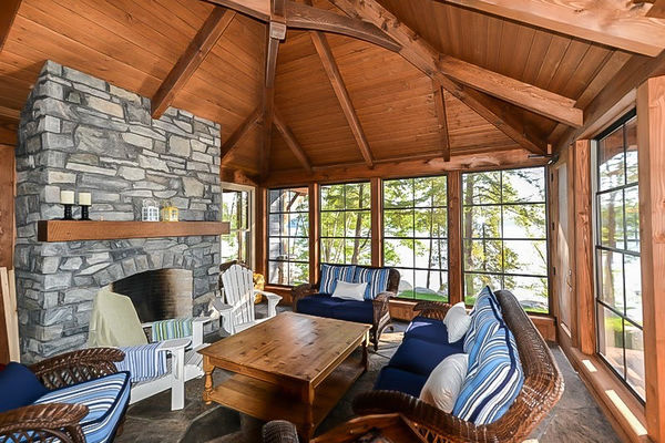 Cozy-Inlet-Kawartha-Lakes-Ontario-Canadian-Timberframes-Covered-Porch