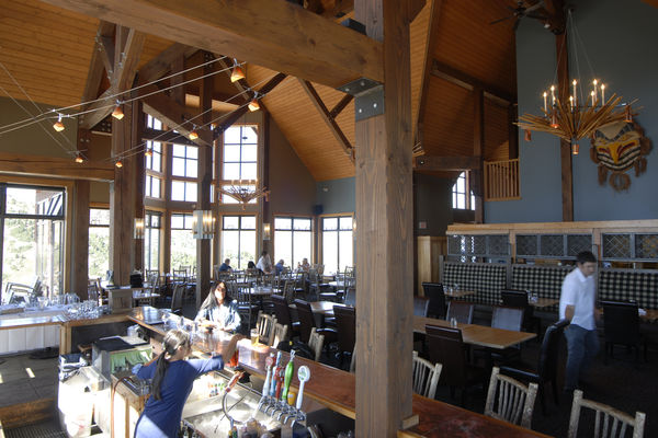 Eagles-Eye-Restaurant-British-Columbia-Canadian-Timberframes-Interior