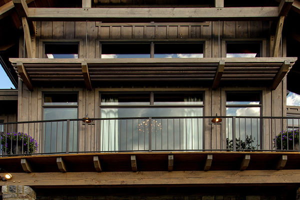 Olde-Stone-Bowling-Green-Kentucky-Canadian-Timberframes-Balcony