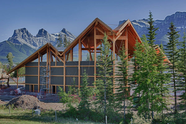 Grizzly-Paw-Brewery-Alberta-Canadian-Timberframes-Construction-Exterior