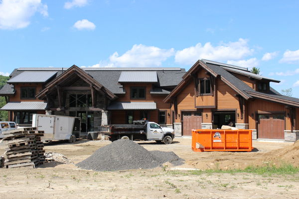 Lake-of-Bays-Haven-Ontario-Canadian-Timberframes-Construction-Front-Exterior