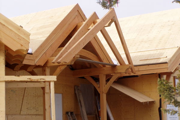 Purcell-Peaks-Invermere-BC-Canadian-Timberframes-Construction-Entry-Truss