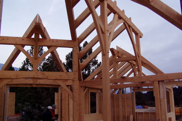 Purcell-Peaks-Invermere-BC-Canadian-Timberframes-Construction-Timber-Raising