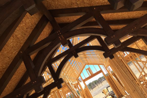 Black-Forest-Timber-Frame-Home-Colorado-Canadian-Timberframes-Construction-Truss