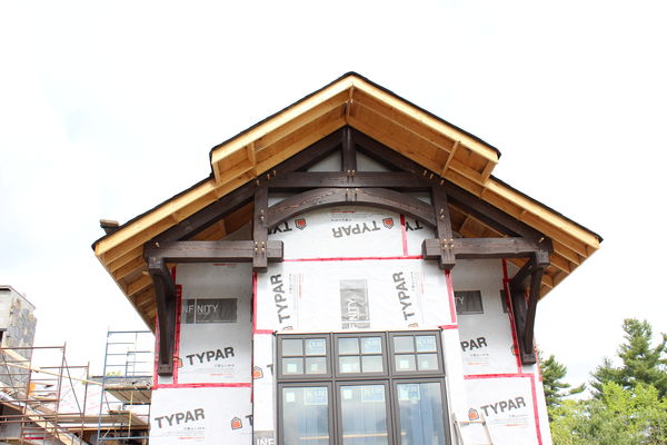 Modern-Trails-Ontario-Canadian-Timberframes-Construction-Timber-Truss