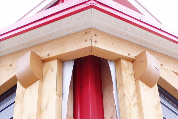 Home-Hardware-BC-Canadian-Timberframes-Timber-Accents-Truss