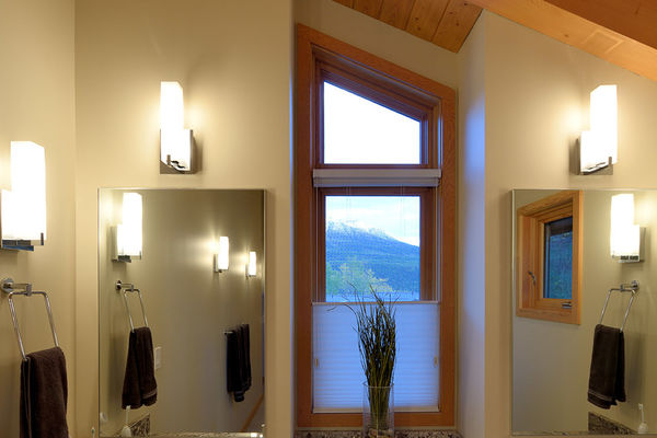 Alpine-Trail-British-Columbia-Canadian-Timberframes-Master-Bedroom